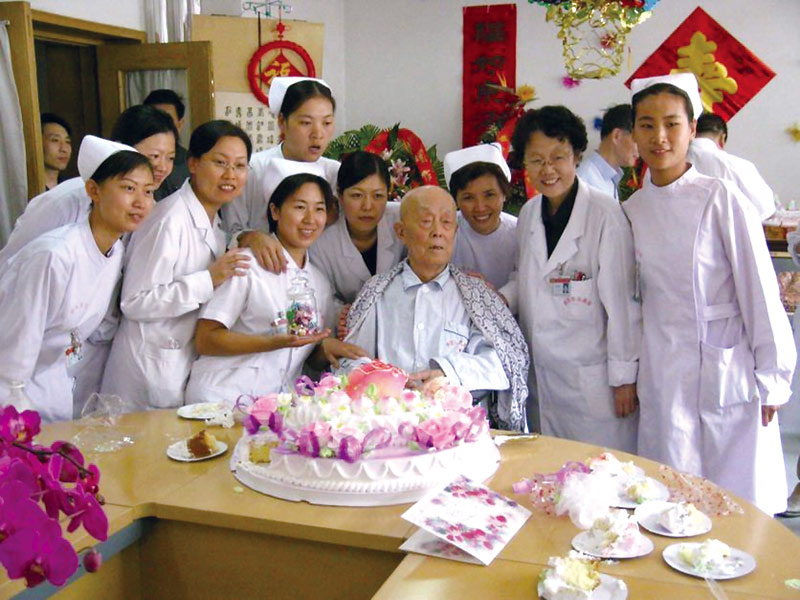 2004年3月11日，作者在中国人民解放军总医院（301医院）。 - 图4