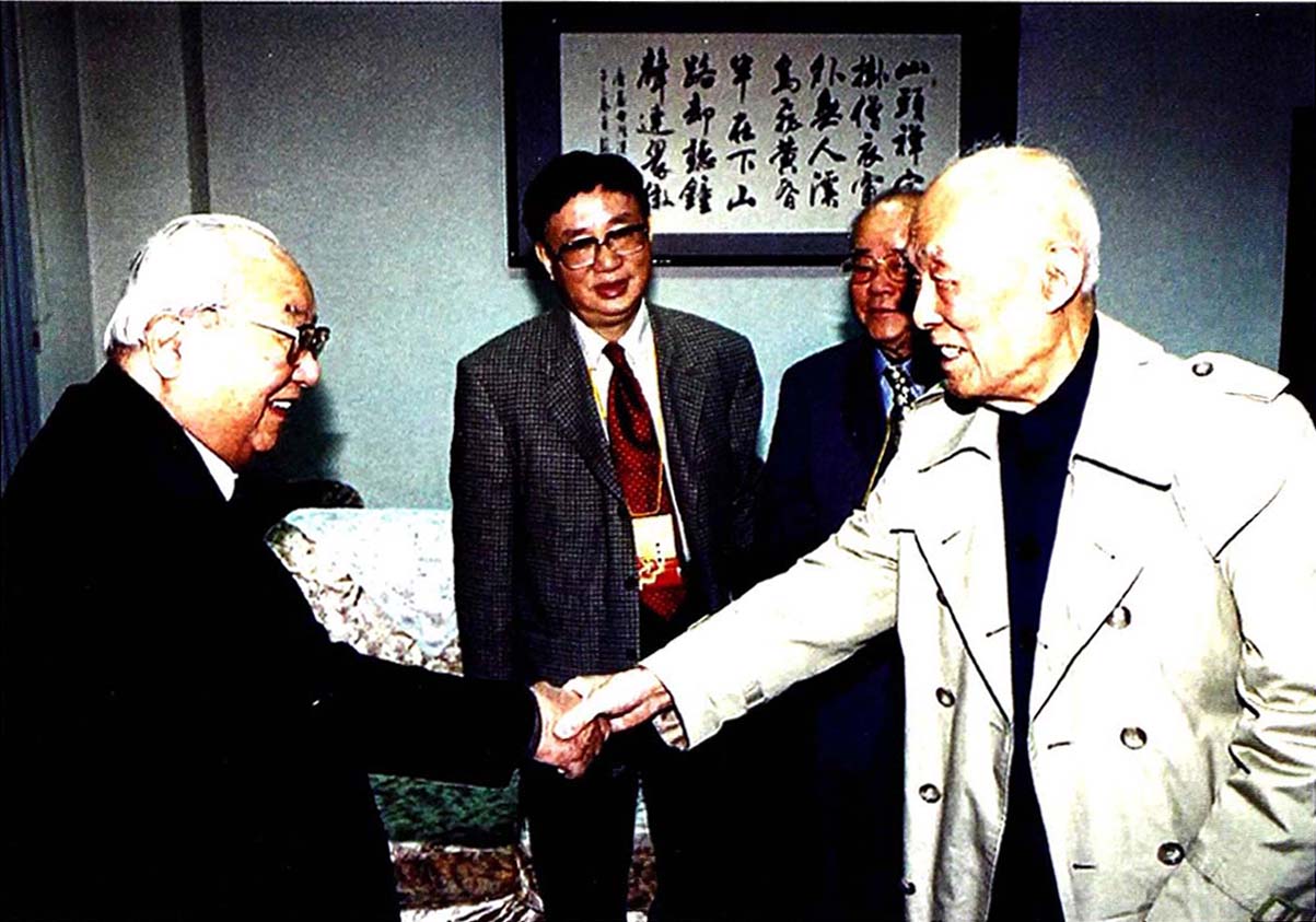 1995年，作者与爱猫在一起。 - 图5