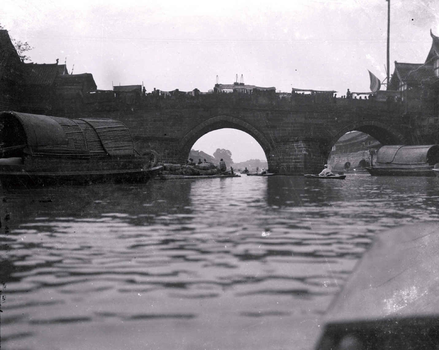坐在轿子里的路德维希·魏斯，在去领事馆的路上，1912～1913年。 - 图17