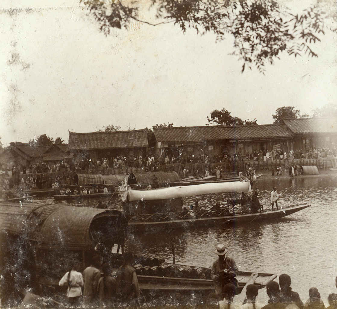 坐在轿子里的路德维希·魏斯，在去领事馆的路上，1912～1913年。 - 图6