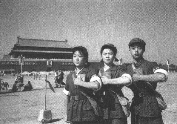 1966 造反与浩劫 - 图1